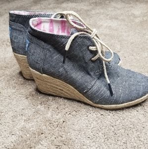 Toms wedge booties
